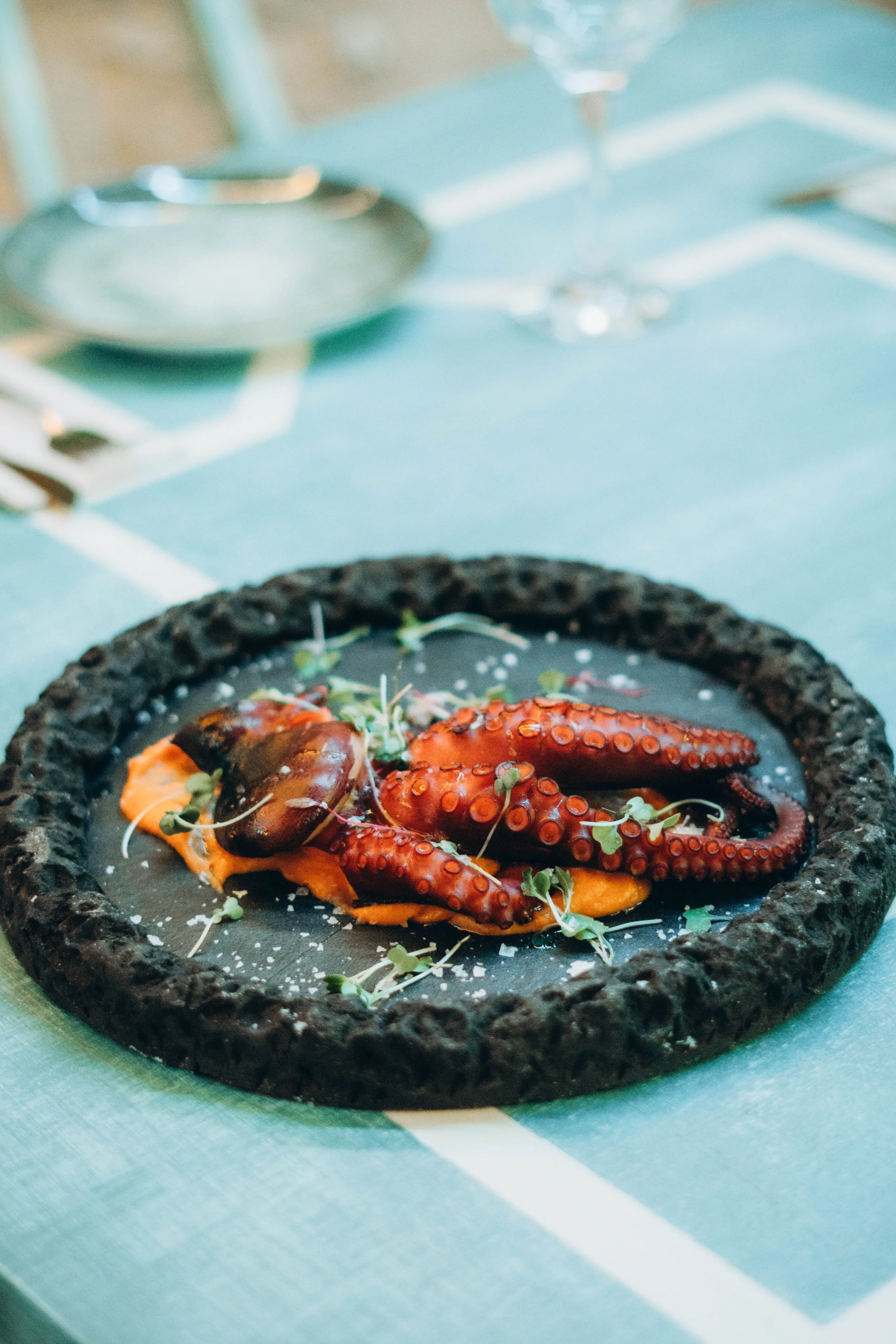 Plato de pulpo de Amore Yugen